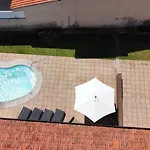 Дом отдыха Casa Na - Com Piscina